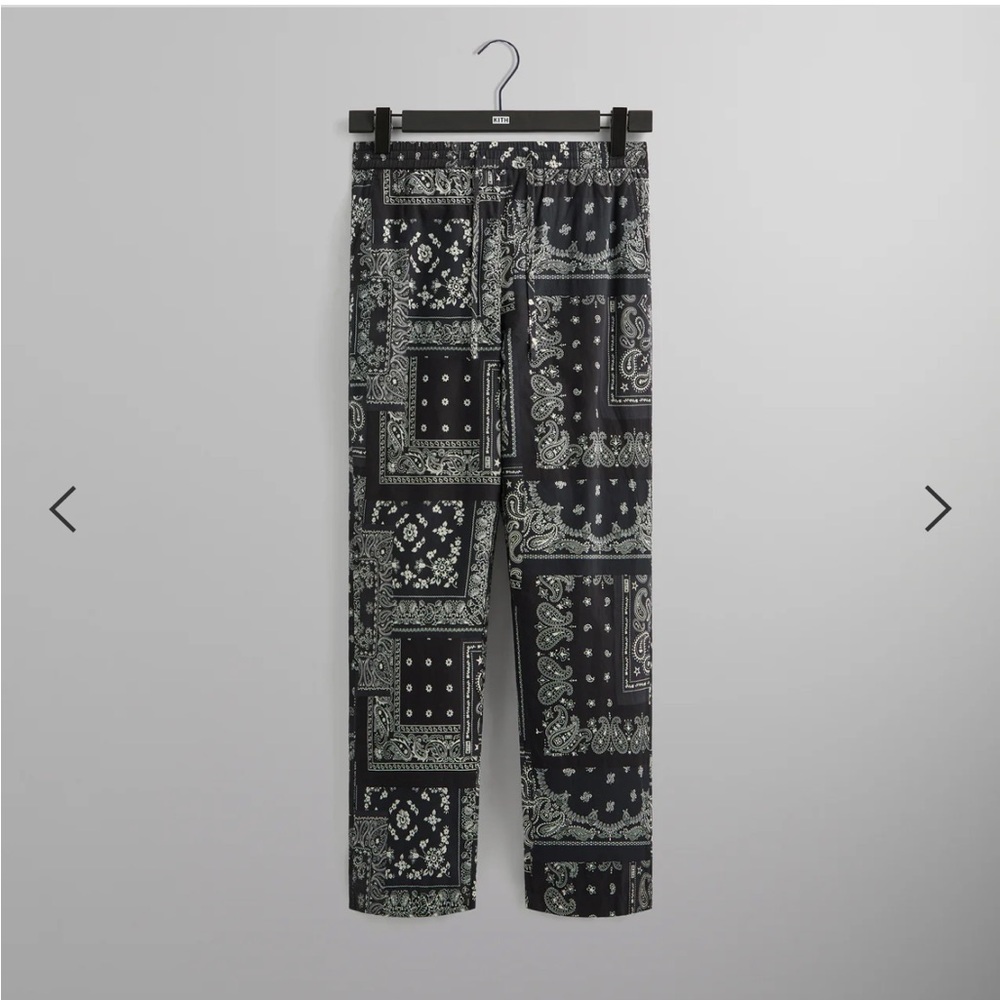 Brand-New Men’s XL Kith Black and White Paisley Bandana Print Pants